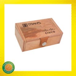 Caja con cierre de cuero