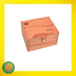 Caja con cierre de cuero