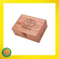 Caja con cierre de cuero