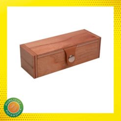 Caja con broche de cuero